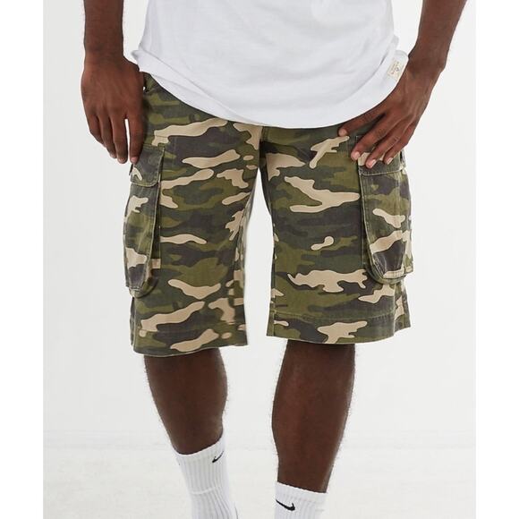 TRUE RELIGION Men’s Cargo Shorts Camouflage NWT - Picture 1 of 16